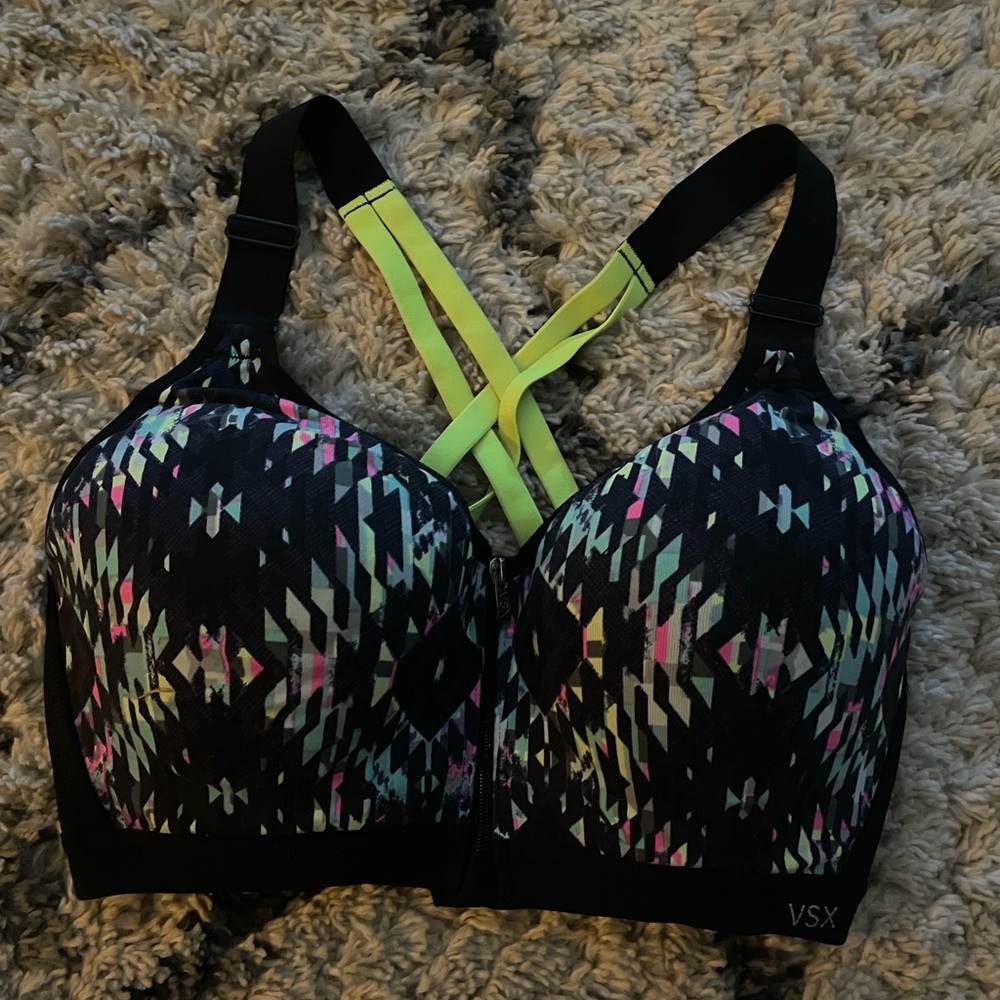 Victoria Secret Padded Sports Bra!